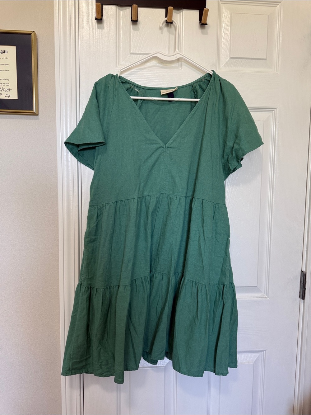 Universal Threads dark sage green tired dress v neck pockets Sz L